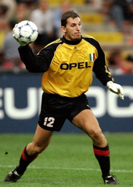 你的手牌多 你的手牌多